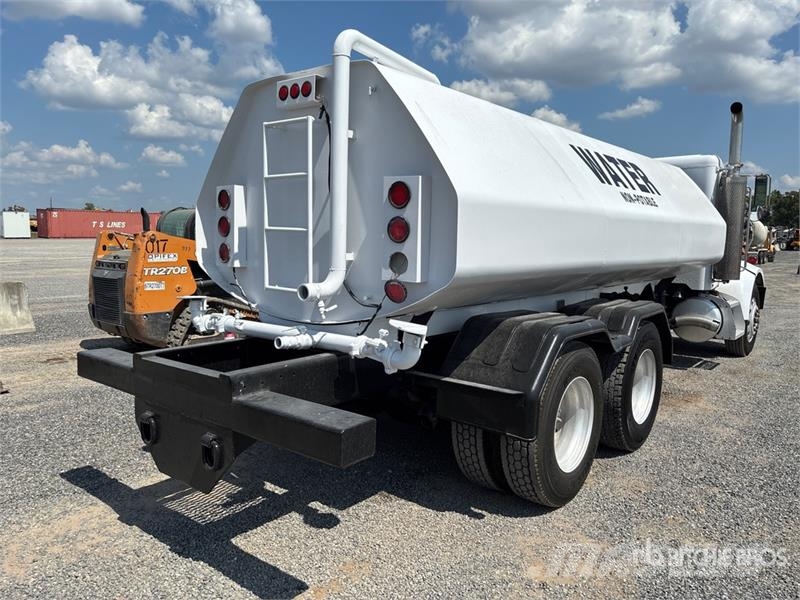 Peterbilt 330 Kamioni za vodu