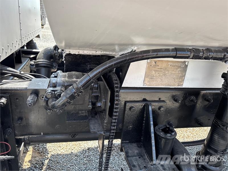 Peterbilt 330 Kamioni za vodu