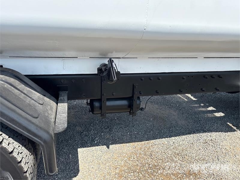 Peterbilt 330 Kamioni za vodu