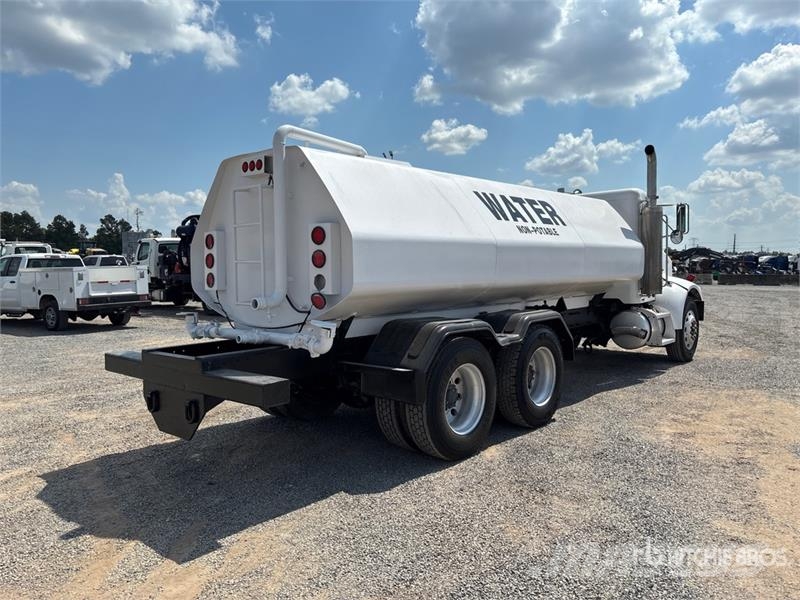 Peterbilt 330 Kamioni za vodu