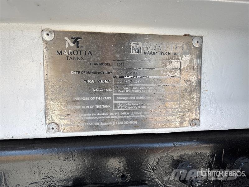 Peterbilt 330 Kamioni za vodu