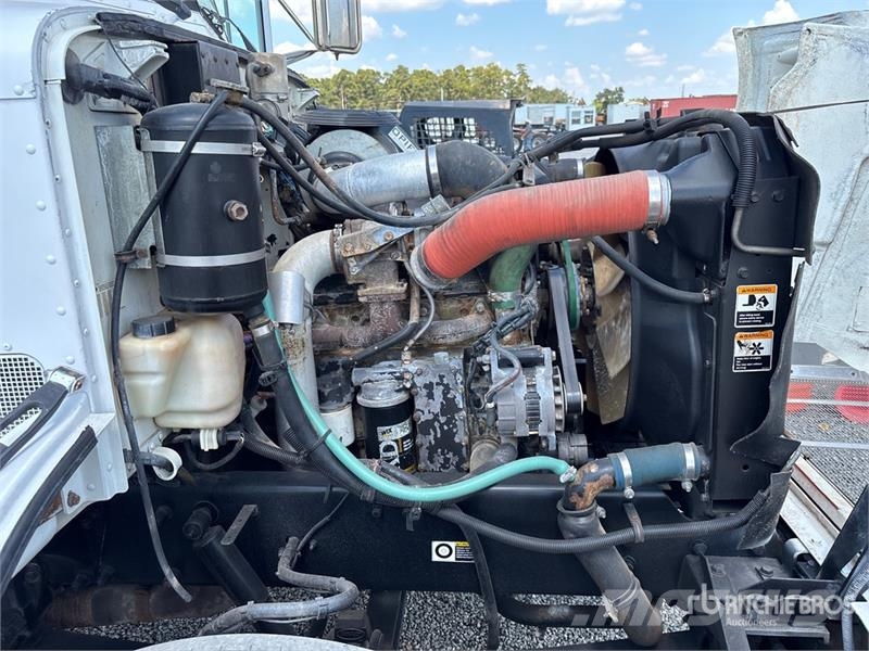 Peterbilt 330 Kamioni za vodu