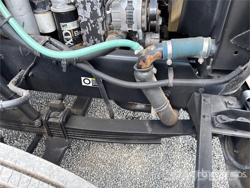 Peterbilt 330 Kamioni za vodu