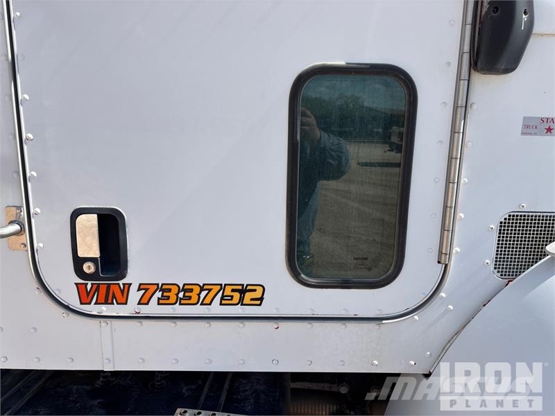Peterbilt 330 4x2 Service Truck 시립/다목적 차량