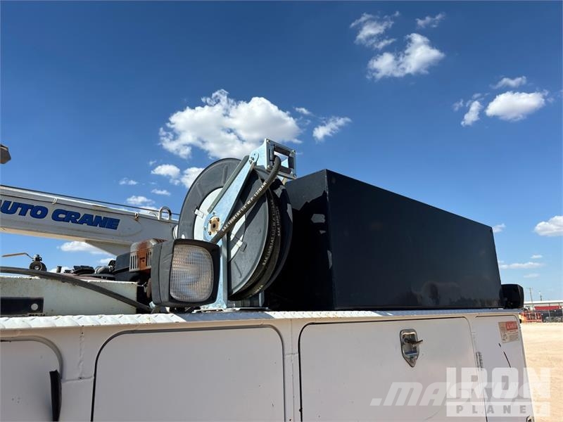 Peterbilt 330 4x2 Utility Truck 皮卡.傳統半斗卡車/側卸板