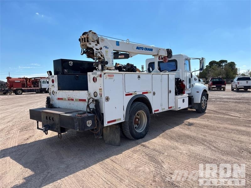 Peterbilt 330 4x2 Utility Truck 皮卡.傳統半斗卡車/側卸板