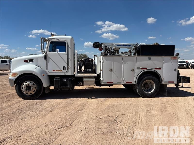 Peterbilt 330 4x2 Utility Truck 皮卡.傳統半斗卡車/側卸板
