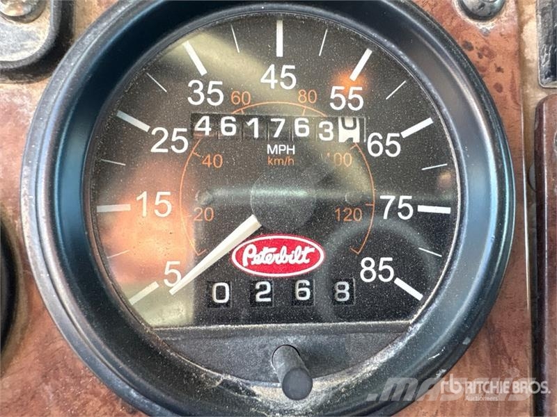 Peterbilt 335 Other trucks