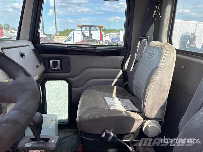 Peterbilt 335 Polewaczki