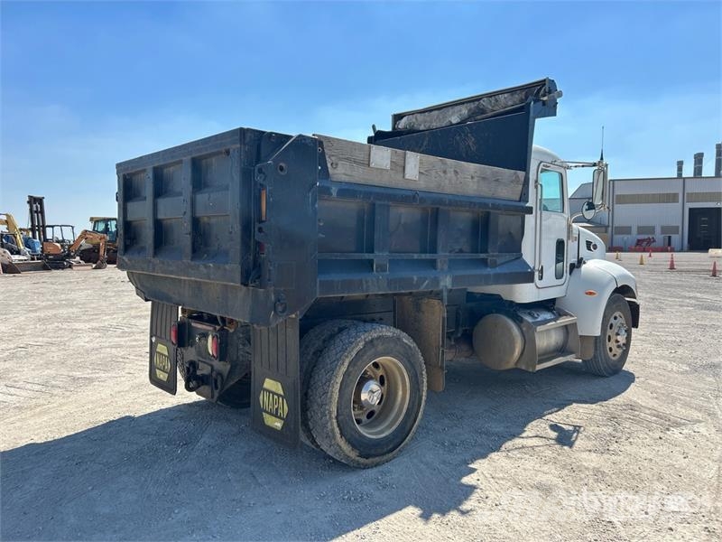 Peterbilt 335 شاحنات قلابة