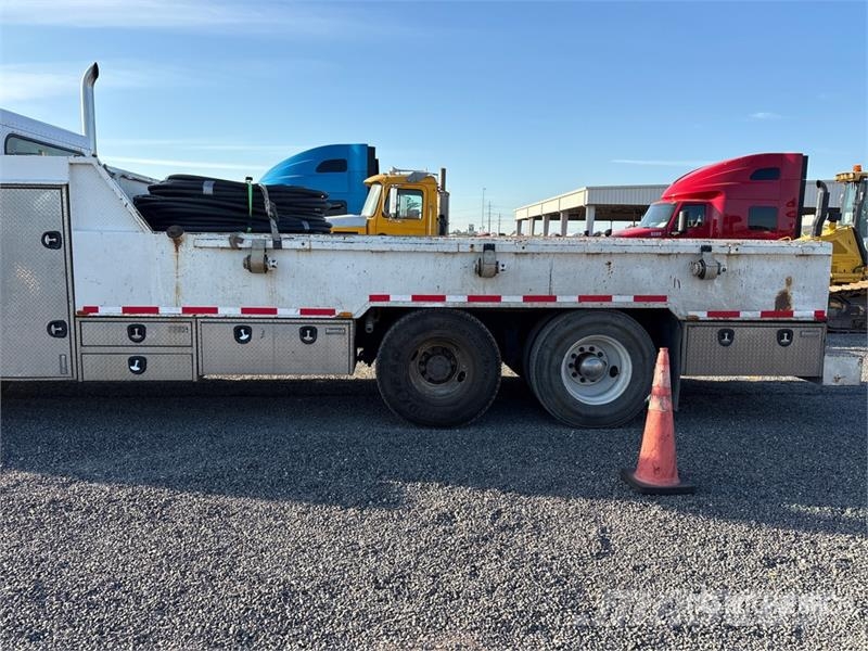 Peterbilt 335 Other trucks