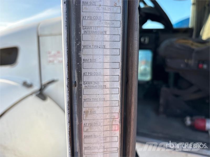 Peterbilt 335 Other trucks