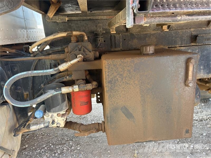 Peterbilt 335 Tipper trucks