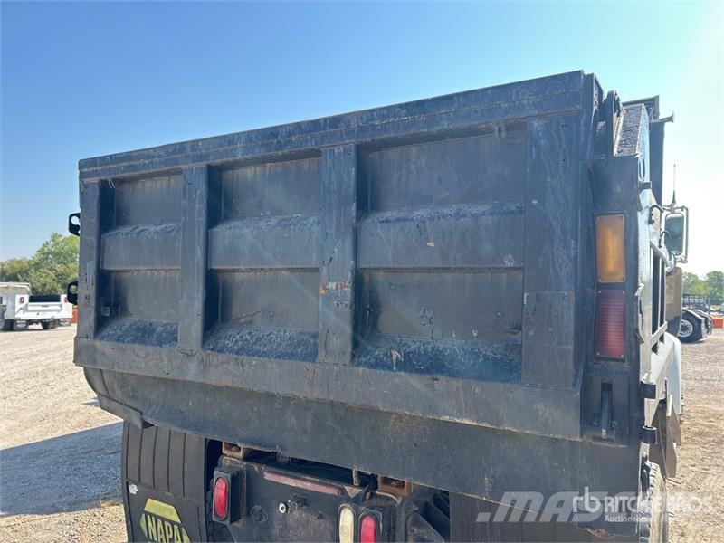 Peterbilt 335 Tipper trucks