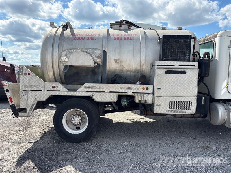 Peterbilt 335 Polewaczki