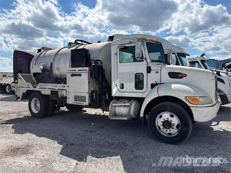 Peterbilt 335 Polewaczki