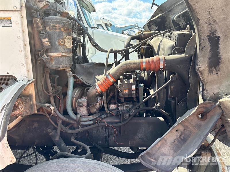 Peterbilt 335 Polewaczki