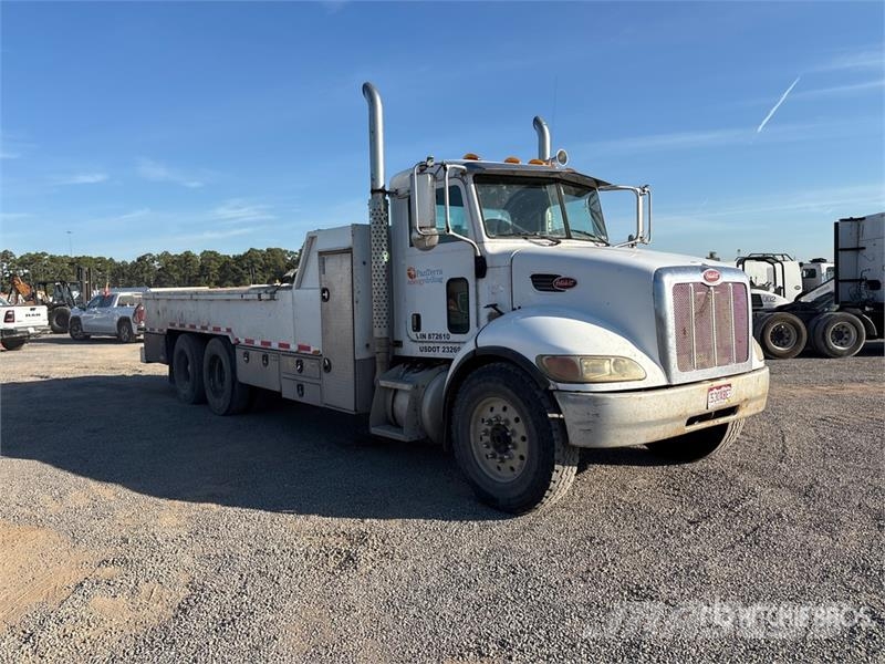 Peterbilt 335 Other trucks