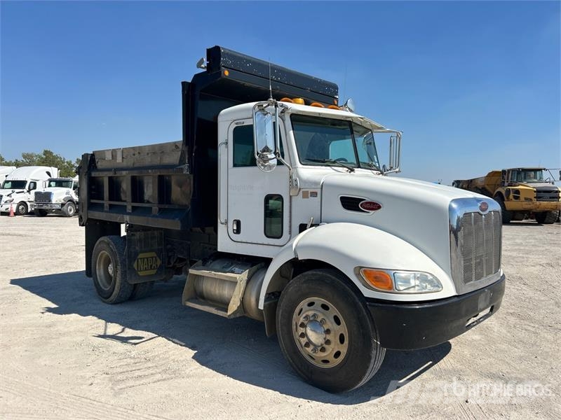 Peterbilt 335 شاحنات قلابة