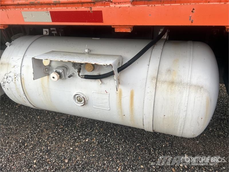 Peterbilt 335 4x2 Paint Striping Truck 其他貨車