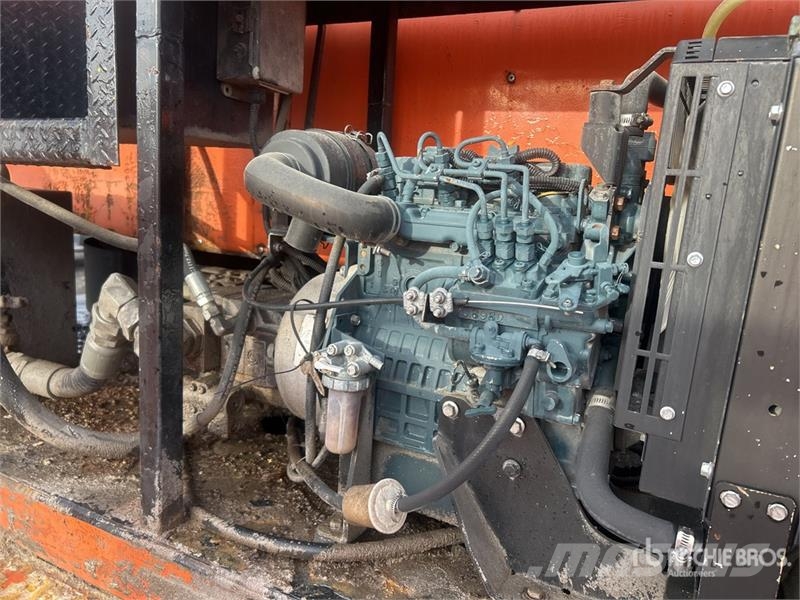 Peterbilt 335 4x2 Paint Striping Truck 其他貨車