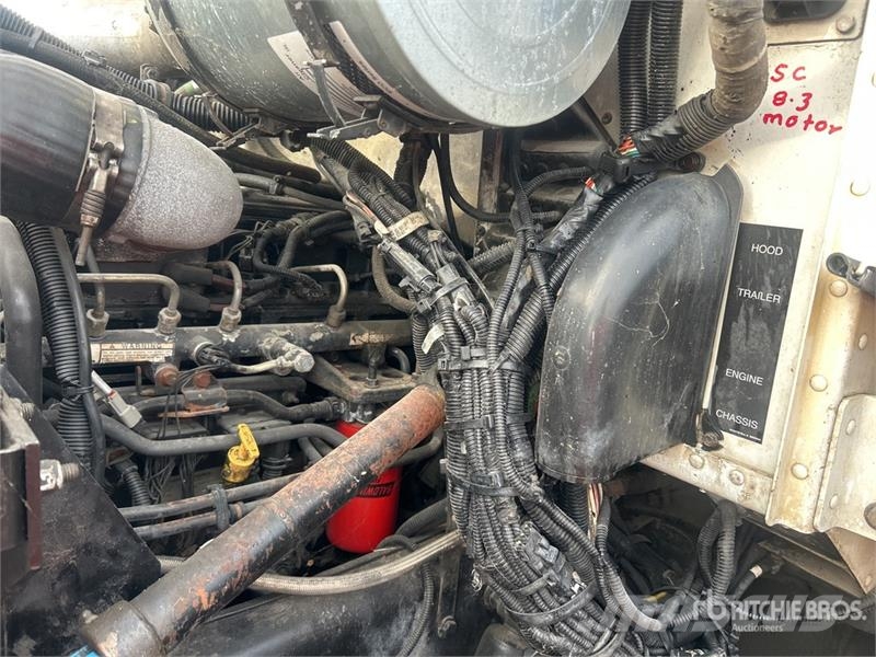 Peterbilt 335 4x2 Paint Striping Truck 其他貨車