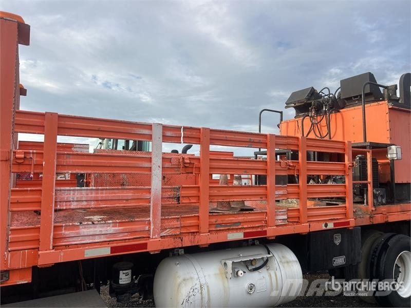 Peterbilt 335 4x2 Paint Striping Truck 其他貨車