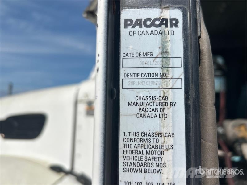 Peterbilt 335 4x2 Vacuum Tanker Truck Saug- und Druckwagen