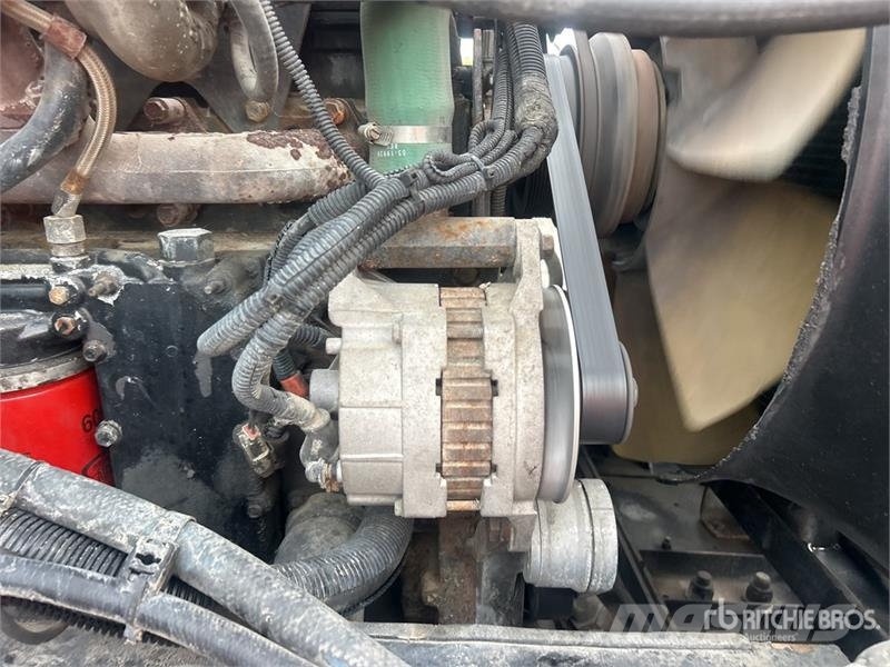 Peterbilt 335 4x4 Paint Striping Truck Drugi tovornjaki