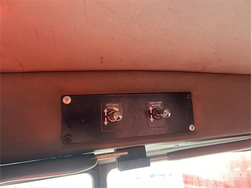 Peterbilt 335 4x4 Paint Striping Truck Drugi tovornjaki