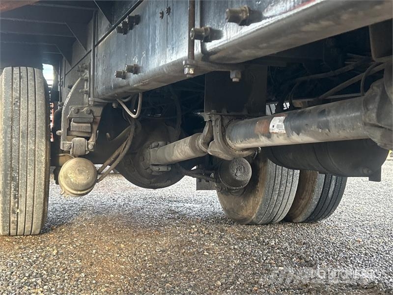 Peterbilt 335 4x4 Paint Striping Truck Drugi tovornjaki