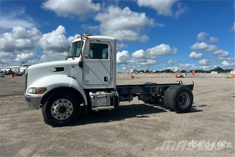 Peterbilt 337 Kabine i unutrašnjost