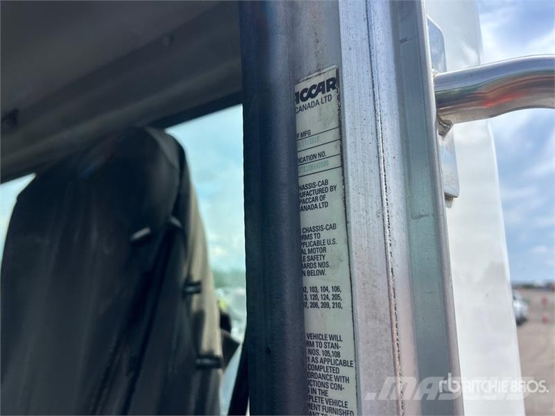 Peterbilt 337 Cabins and interior