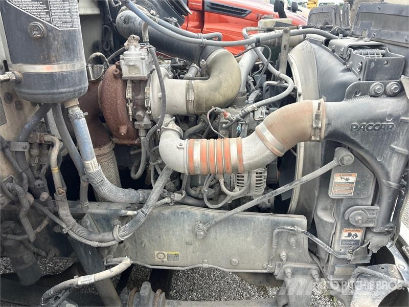 Peterbilt 337 Cabins and interior