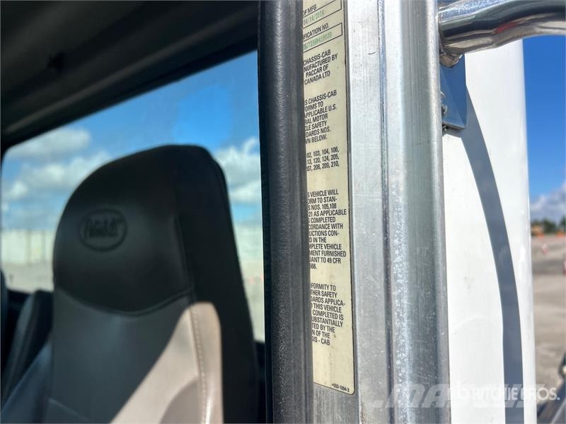 Peterbilt 337 Kabine i unutrašnjost