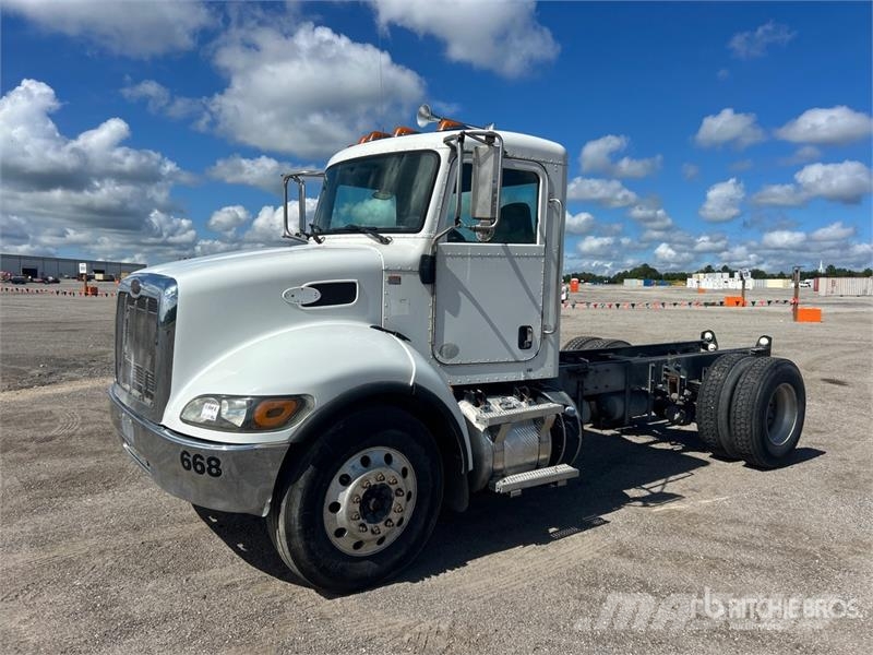 Peterbilt 337 Kabine i unutrašnjost