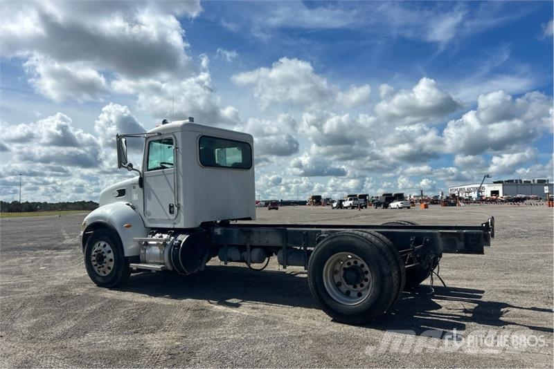 Peterbilt 337 Kabine i unutrašnjost
