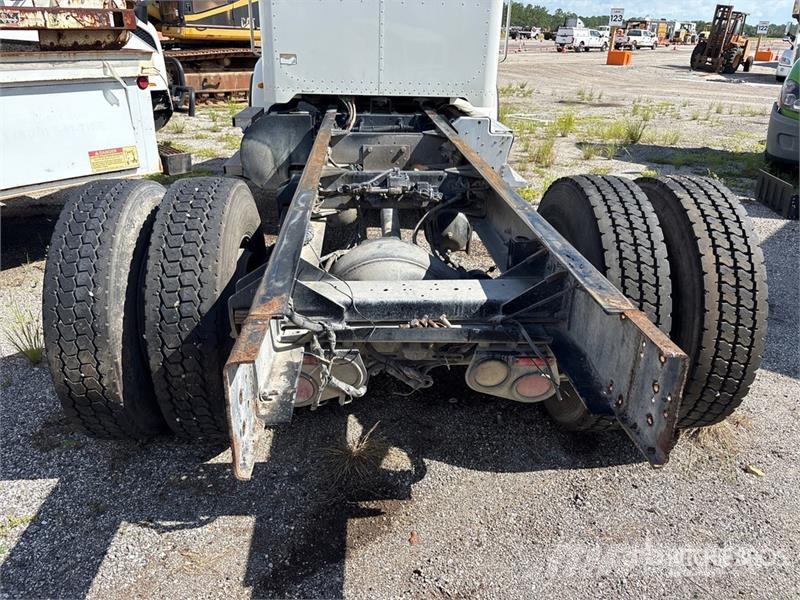 Peterbilt 337 Cabins and interior