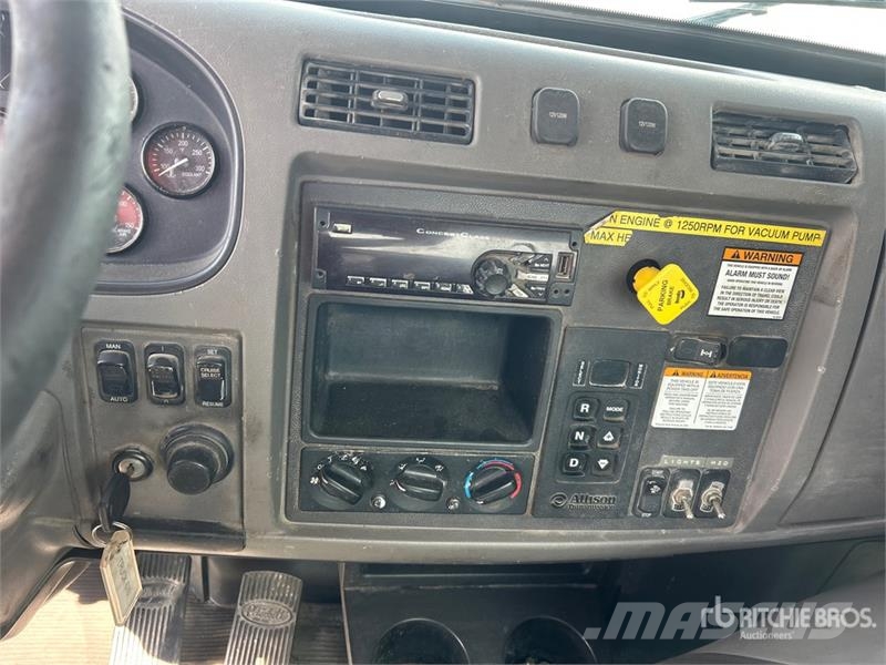 Peterbilt 337 Cabins and interior