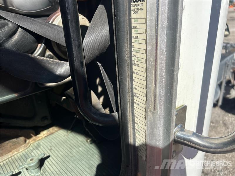 Peterbilt 337 Kabine i unutrašnjost