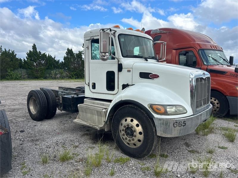 Peterbilt 337 Cabins and interior