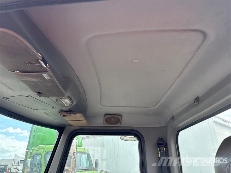 Peterbilt 337 Cabins and interior