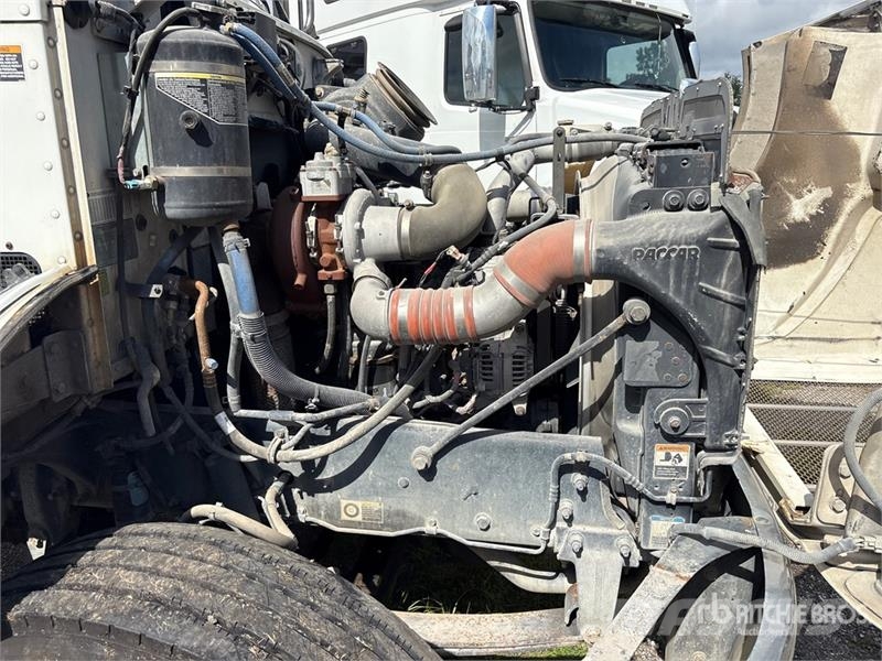 Peterbilt 337 Cabins and interior