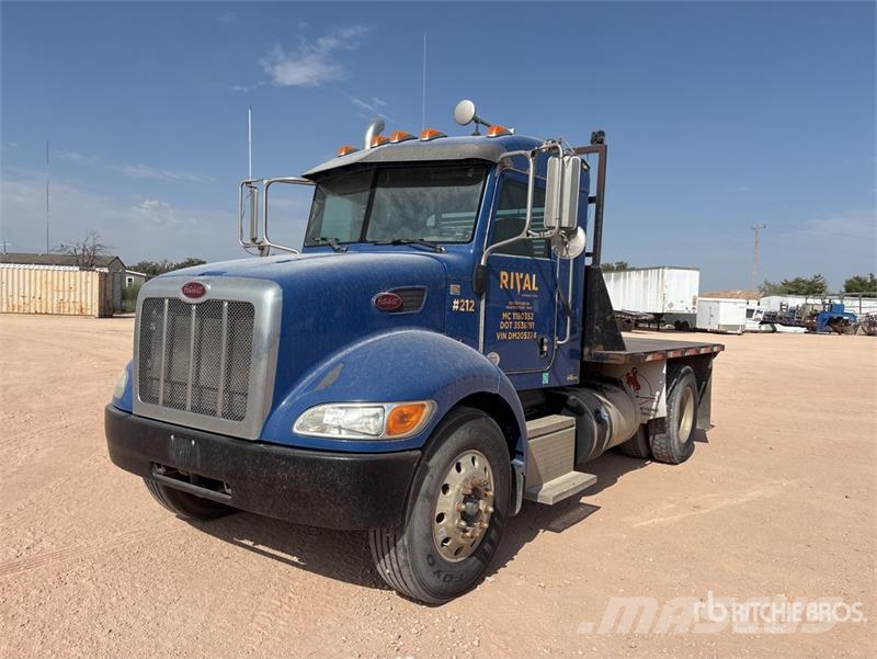Peterbilt 337 4x2 Flatbed Truck Camiones plataforma