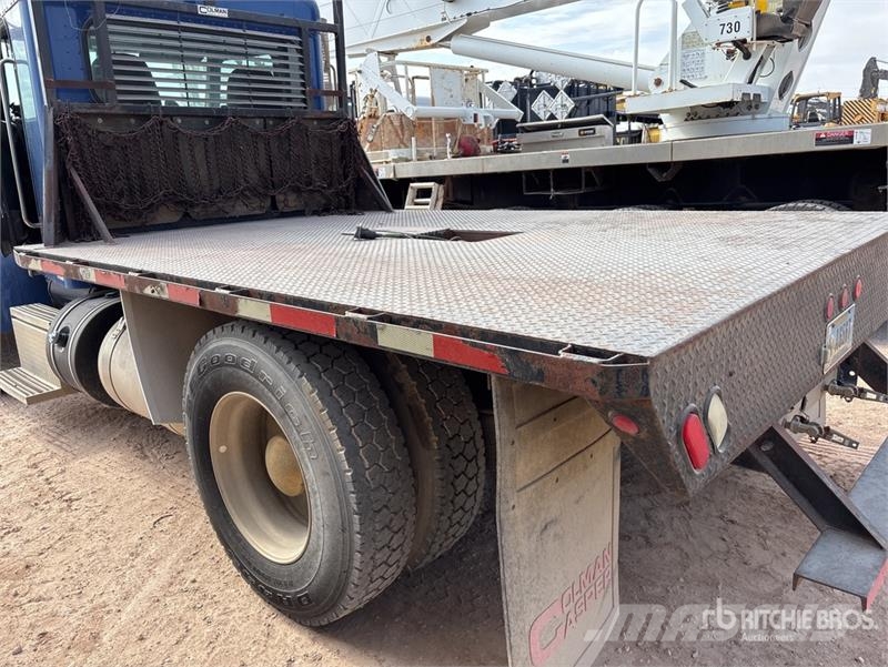 Peterbilt 337 4x2 Flatbed Truck Camiones plataforma