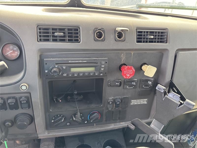Peterbilt 337 4x2 Flatbed Truck Camiones plataforma