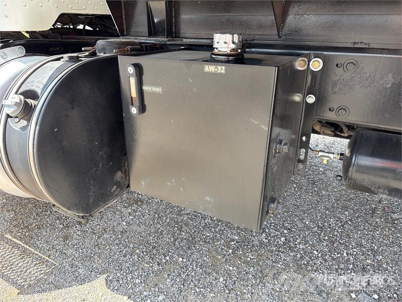 Peterbilt 337 4x2 S/A Dump Truck Kiper kamioni