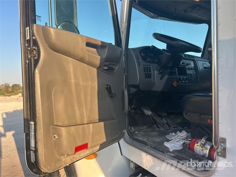 Peterbilt 348 Caminhão-pipa