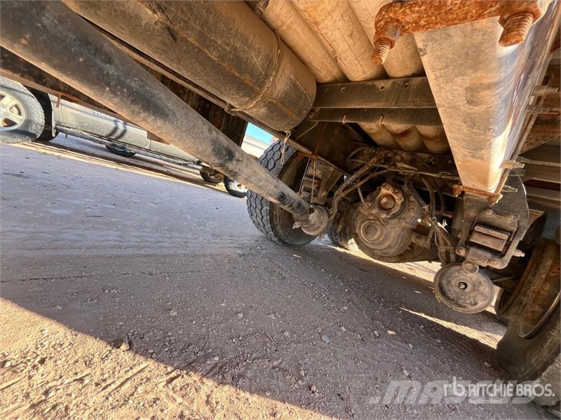 Peterbilt 348 Вантажівки-платформи/бокове розвантаження