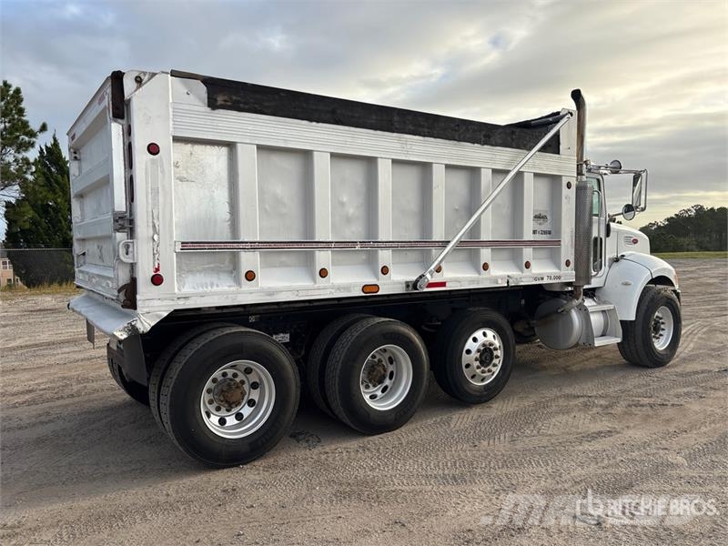 Peterbilt 348 Pašizgāzējs